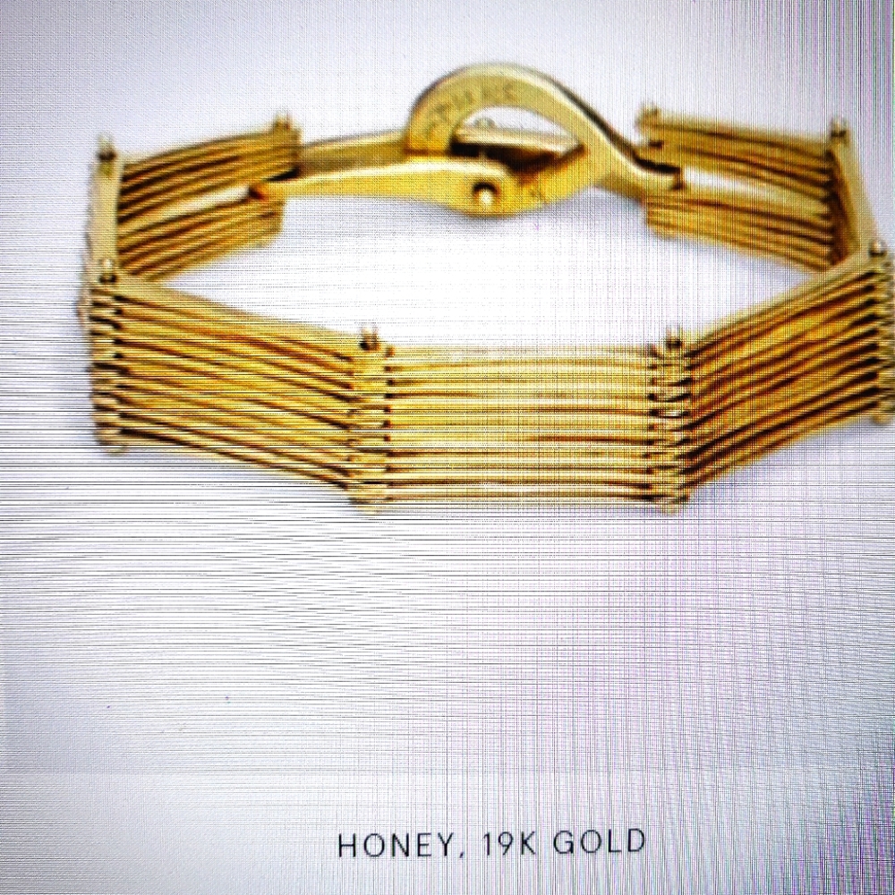 19KGold bracelet